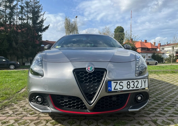 Alfa Romeo Giulietta cena 85700 przebieg: 54600, rok produkcji 2018 z Szczecin małe 781